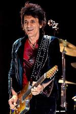 RONNIE WOOD: SOMEBODY UP THERE LIKES ME